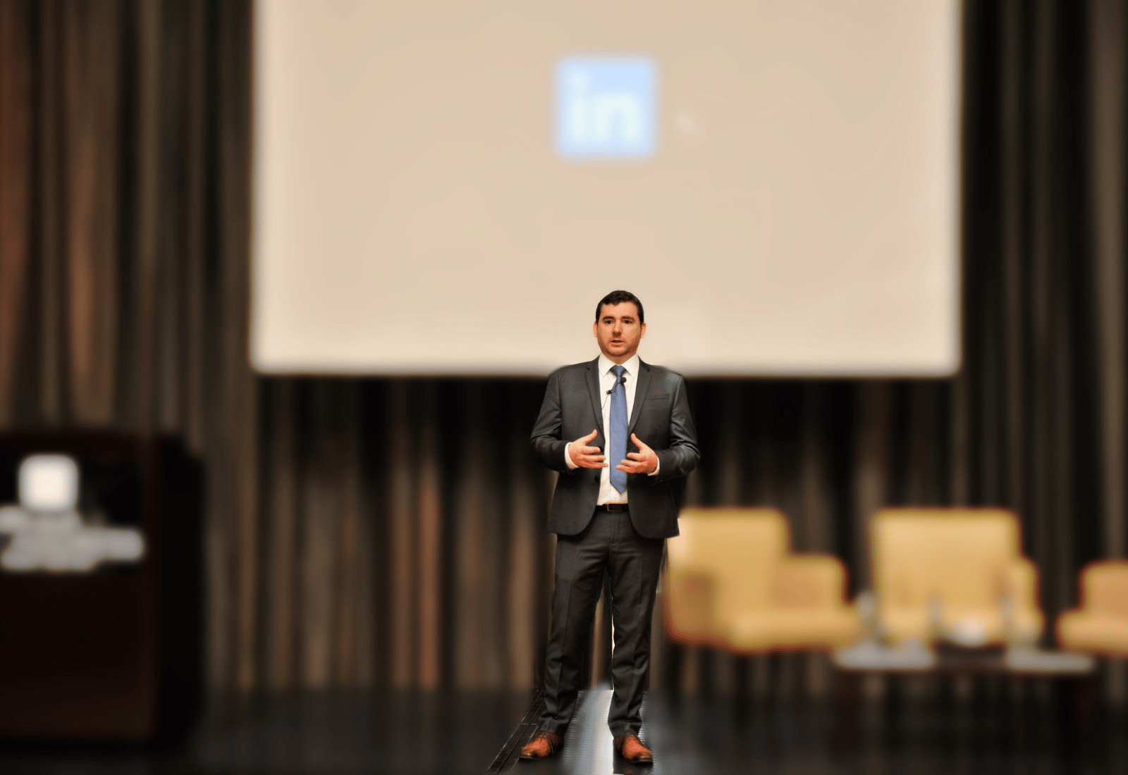 Guillaume Larronde presenting at Linkedin event